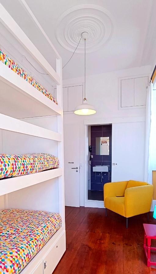 Bed 3-Bed Mixed Dormitory Room Private Bathroom
